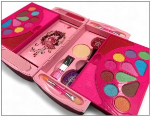 KUFEREK Z KOSMETYKAMI PREZENT DLA DZIEWCZYNKI DUŻO KOSMETYKÓW + LUSTERKO