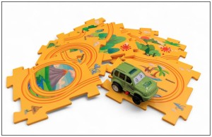 TOR WYŚCIGOWY Z SAMOCHODEM TERENOWYM UKŁADANKA PUZZLE Z DINOZAURAMI 8 ELEM.