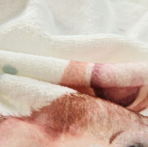 Fotokocyk z imieniem dziecka na kocyku mata do zdjęć z imieniem noworodka zapakowany prezent dla przyszłej mamy poony
