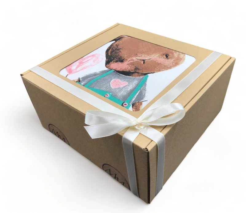 Fotokocyk dla chłopca z króliczkiem  prezent na baby shower w eko pudełku.png