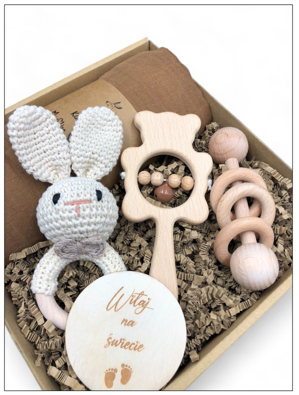 zestaw wyprawkowy poony idealny na baby shower