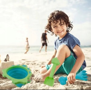 Składane wiaderko do piaskownicy łopatka grabki w dinozaury dla chłopca