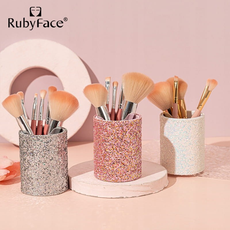Zestaw pędzli do makijażu Ruby Face + brokatowy kubeczek do przechowywania