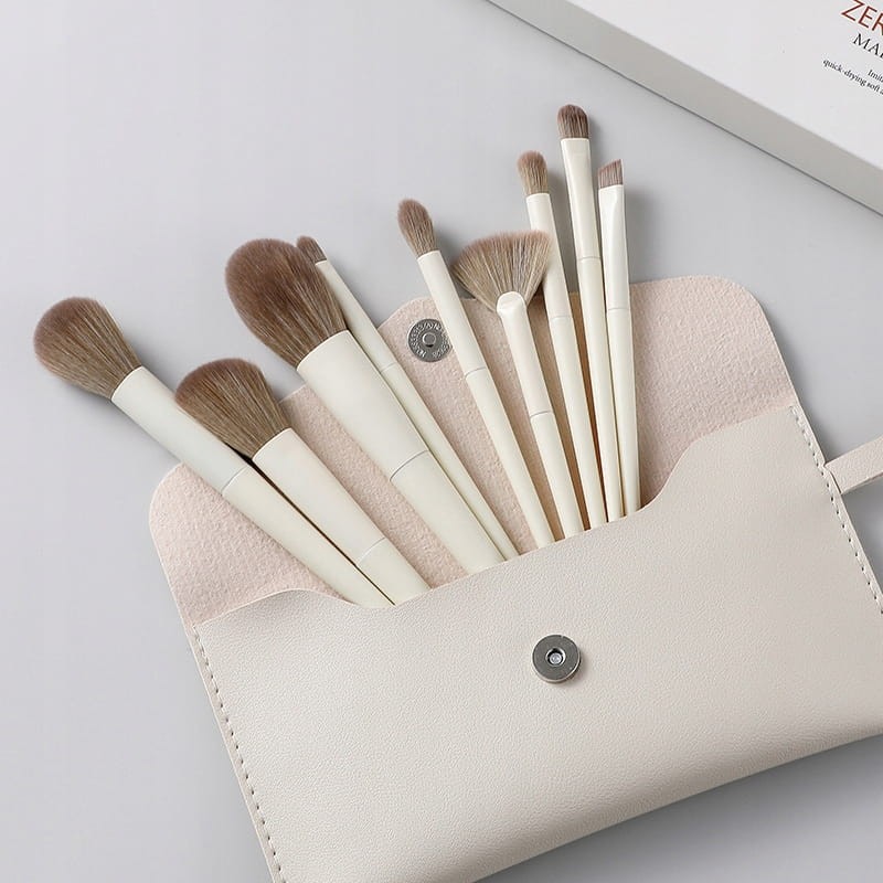 Pędzle do makijażu + kosmetyczka, Komplet pędzli do make-up w pudełku